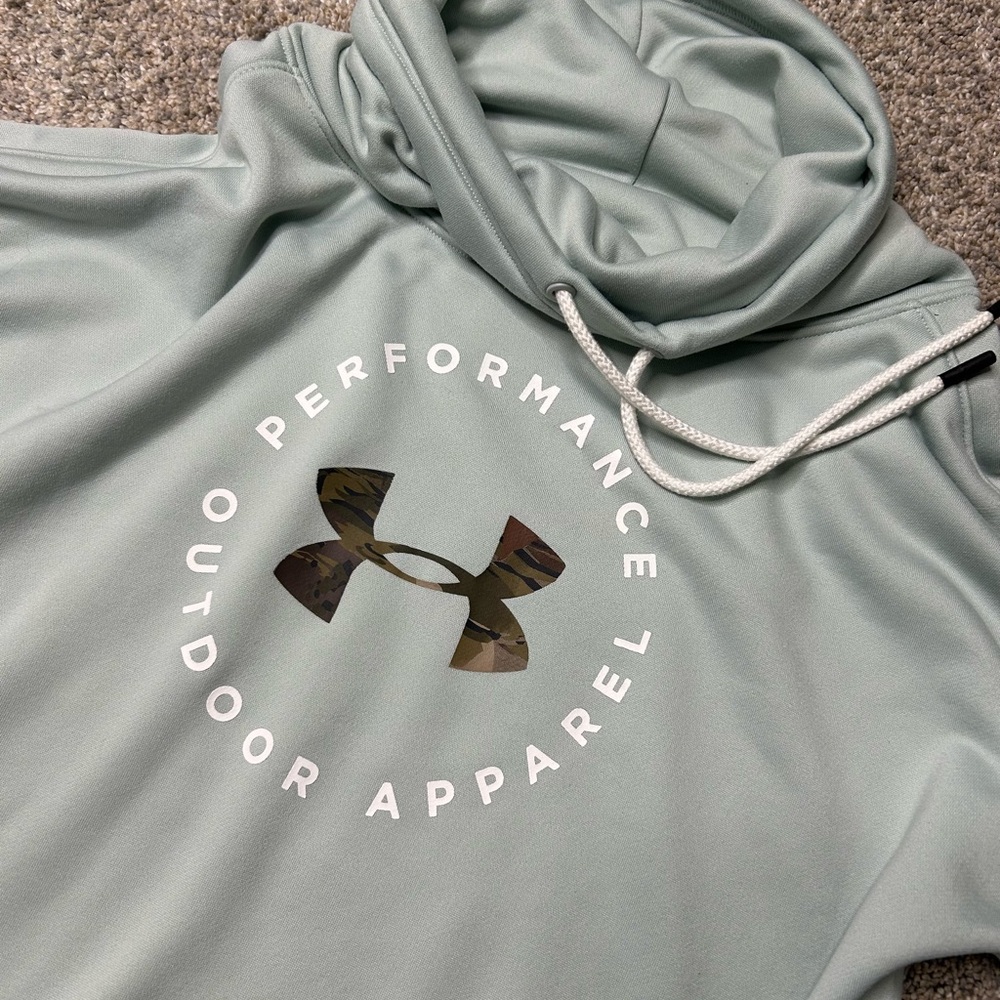 Under Armour Performance Outdoor Hoodie | Camo Logo | Size S